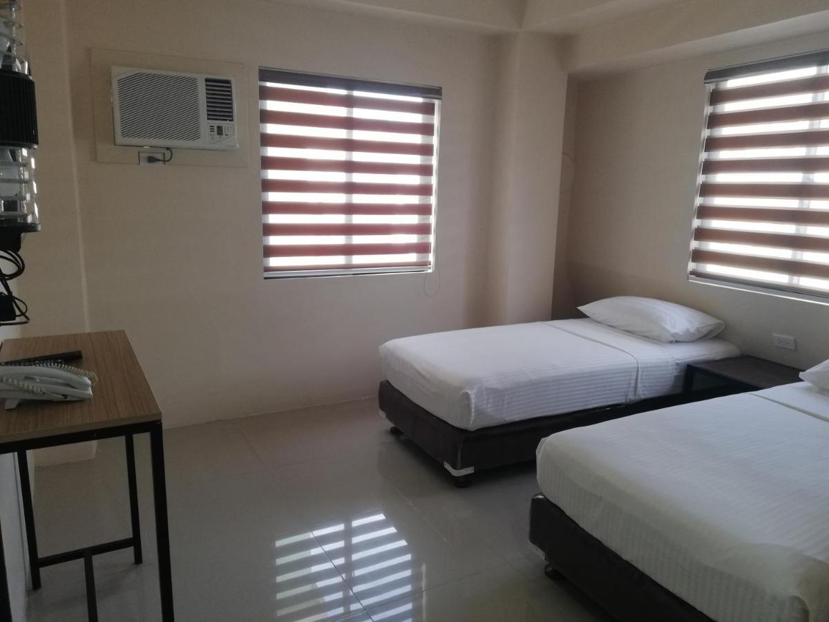 Eon Centennial Express Hotel Iloilo City Exterior foto