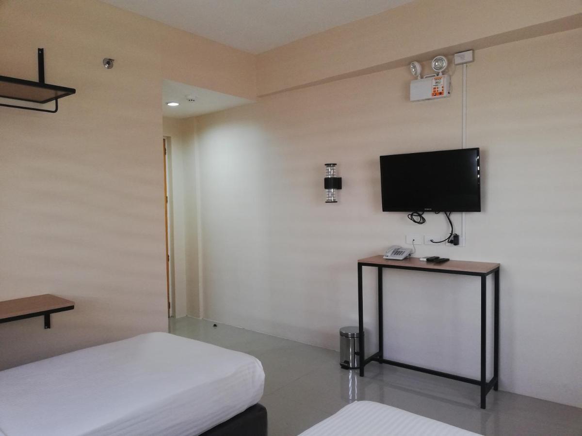 Eon Centennial Express Hotel Iloilo City Exterior foto